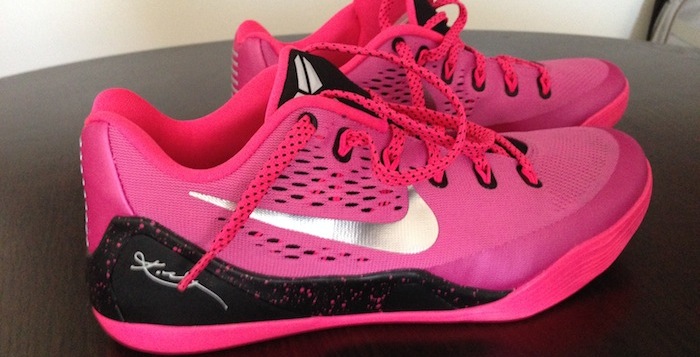 kobe bryant pink shoes