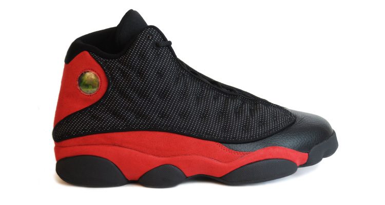 You prefer a shoe with a chunky silhouette yet comfy on the feet3 Black/Varsity Red-White 309259-061