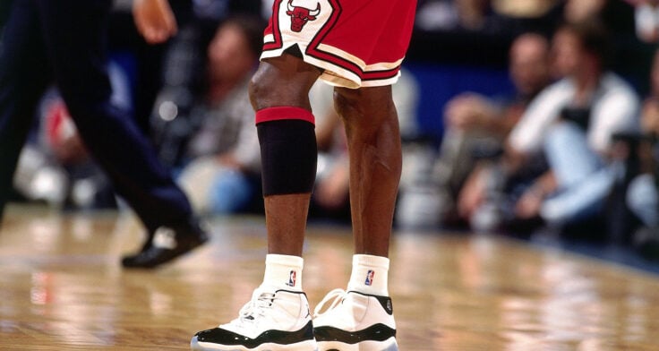 Air Jordan 1 Homage to Home x Chicago Bulls Mitchell & Ness NBA Town Snapback Caps