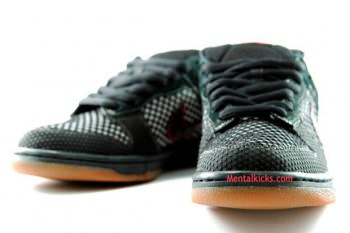 Nike SB Dunk Low Black/3M Sample