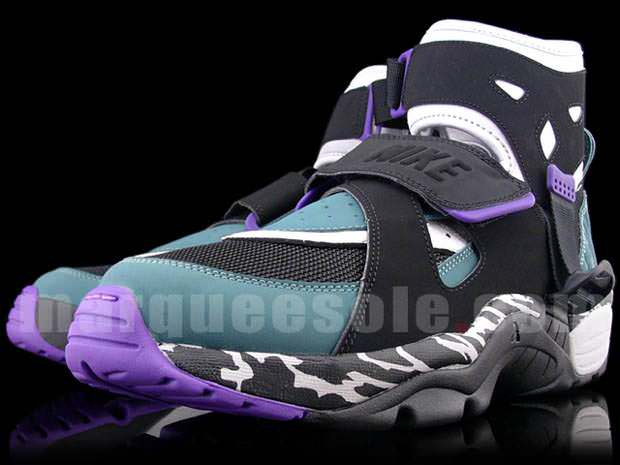 Nike Air Carnivore Retro