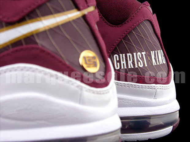 Nike Air Max LeBron VII "Christ The King"