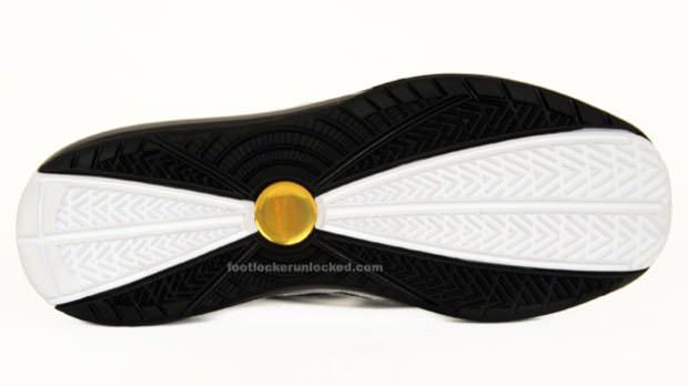Nike Air Max LeBron VII White/Black-Metallic Gold