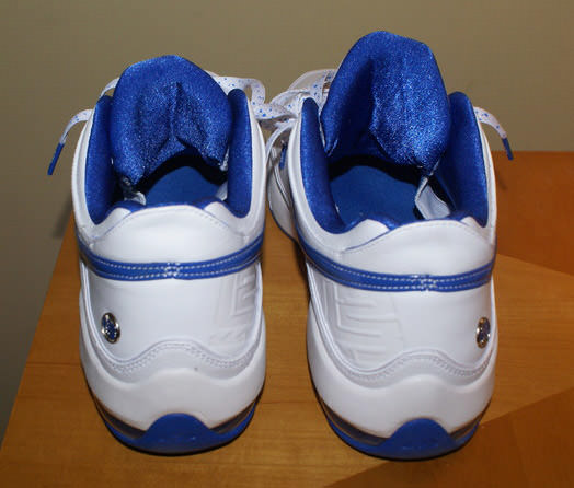 Nike Air Max LeBron VII Low University of Kentucky PE