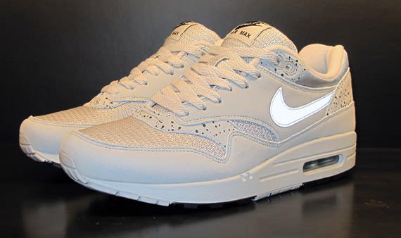Nike Air Max 1 "Try-On"