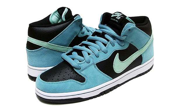 Nike SB Dunk Mid Pro "Sea Crystal"