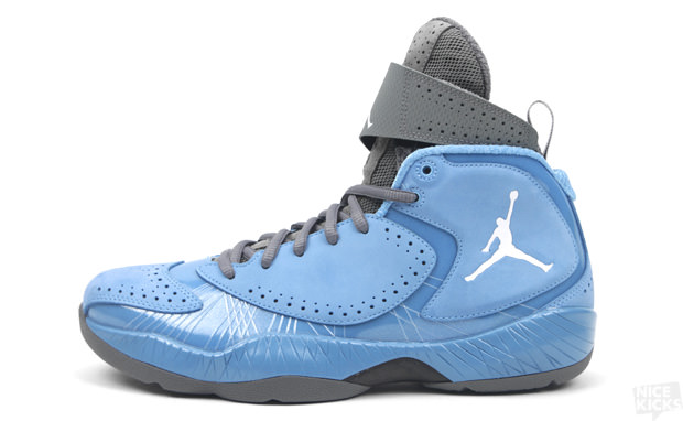 Air Jordan 2012 "University Blue"