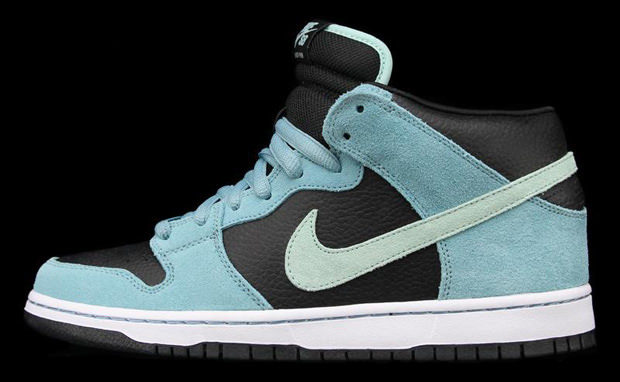 Nike SB Dunk Mid Pro 