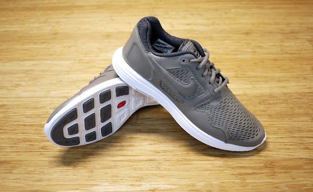 Nike Lunar Flow PRM "Soft Grey"