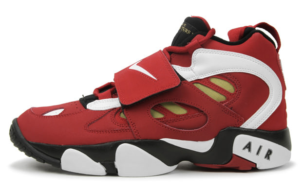 Nike Air Diamond Turf II Varsity Red/Metallic Gold