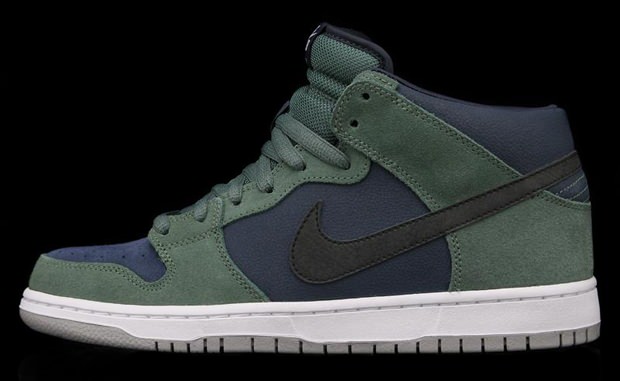 Nike SB Dunk Mid Pro Nori