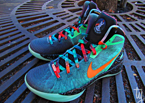 Nike Zoom Hyperdunk 2011 Supreme 