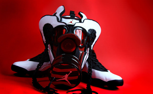 Air Jordan 10 "Chicago" Gas Mask