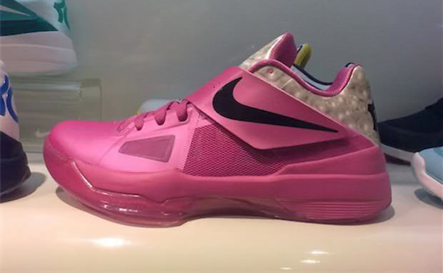 Nike Zoom KD IV "Aunt Pearl"