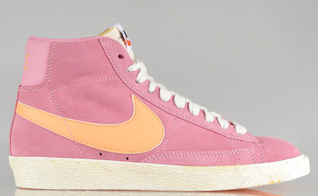 Nike WMNS Blazer High Suede Vintage Pink Cooler/Peach Cream-Sail