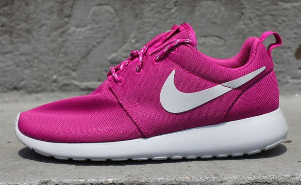 Nike WMNS Roshe Run "Rave Pink"