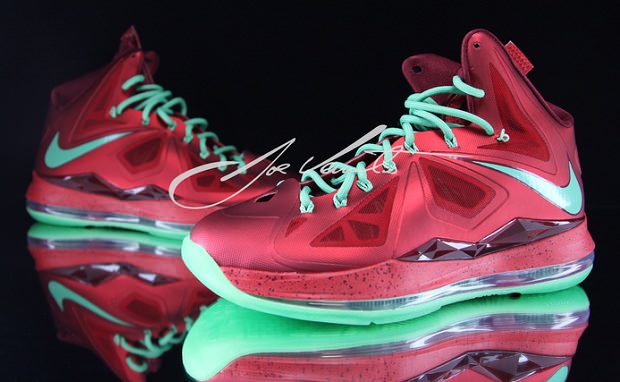 Nike LeBron X "Christmas"