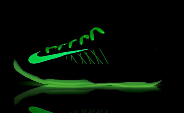 Nike Hyperdunk 2012 Low iD "Glow in the Dark" Sample