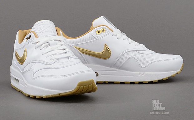 nike air max gold and white