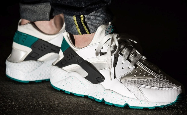 nike huarache white turbo green