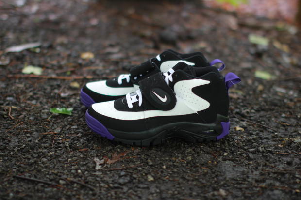 nike air mission black