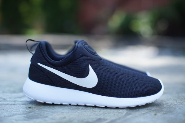 white roshes with black swoosh