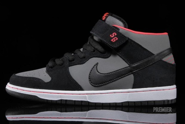 Nike SB Dunk Mid Pro Black Medium Base Grey