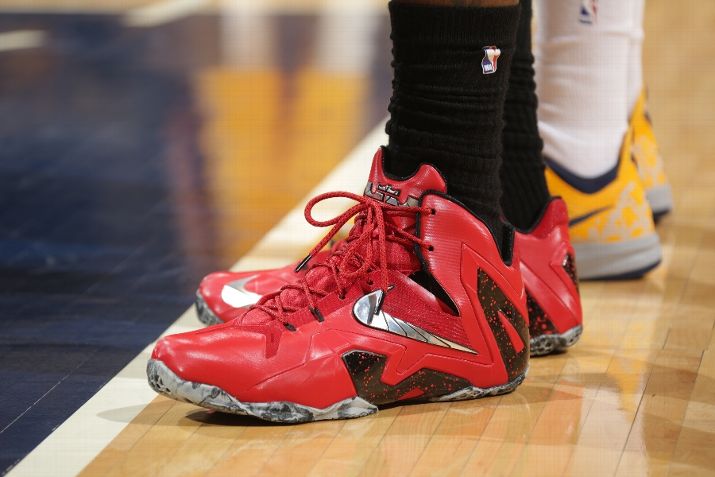 Kicks On Court: LeBron James Breaks Out Red Nike LeBron 11 Elite PE in ...