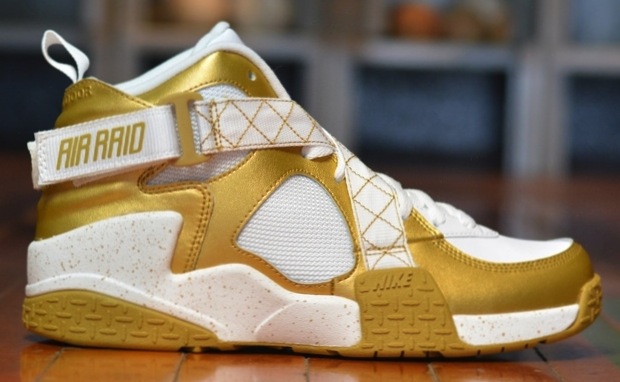 Nike-Air-Raid-Metallic-Gold-5