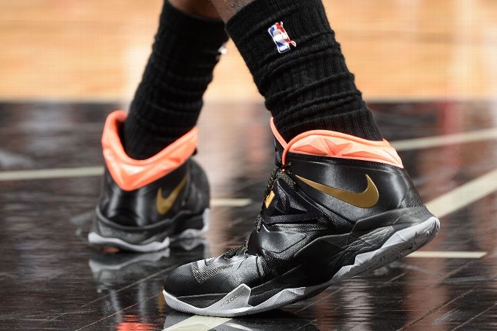 Kicks On Court King James Scores 35 Points in Nike Zoom Soldier VII PE Nice Kicks