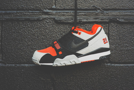 Nike Air Trainer II PRM QS Barry Sanders Another Look
