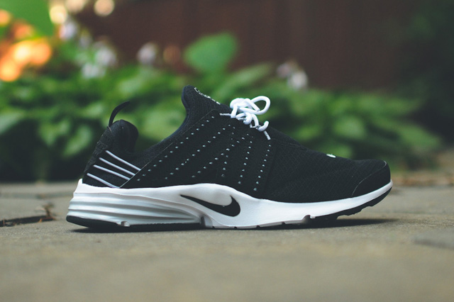 Nike Lunar Presto Black White Now Available