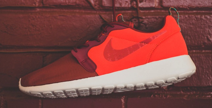 Nike-Roshe-Run-Hyperfuse-Team-Red-4