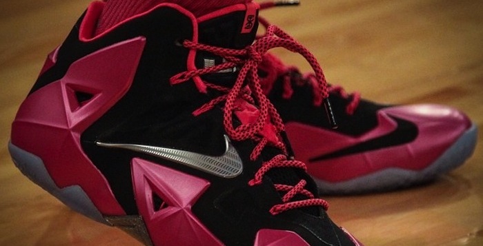 lebron james breast cancer shoes