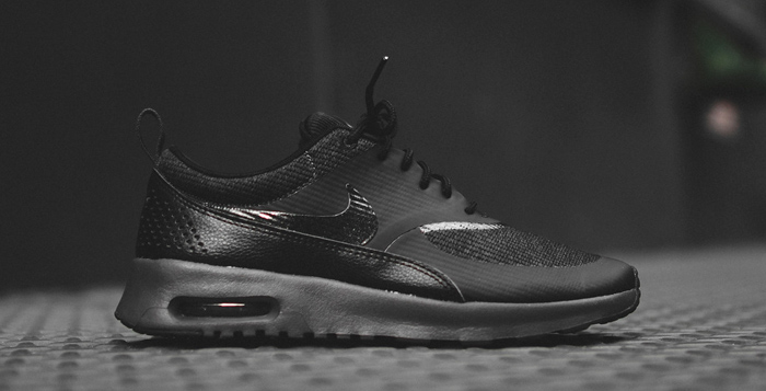 black air max thea