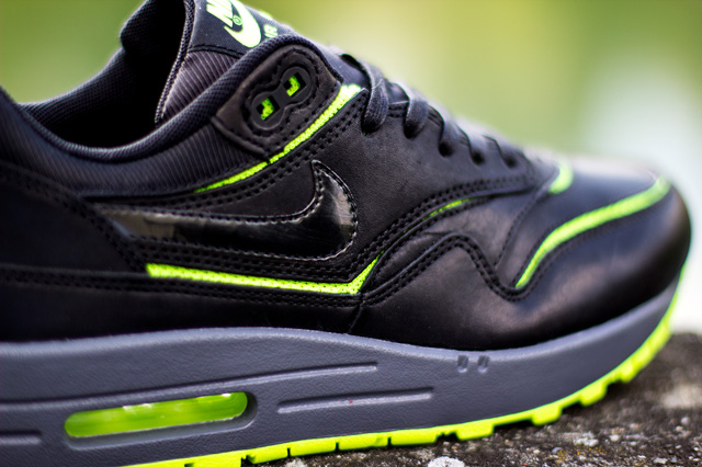 nike air max 1 premium antivenom