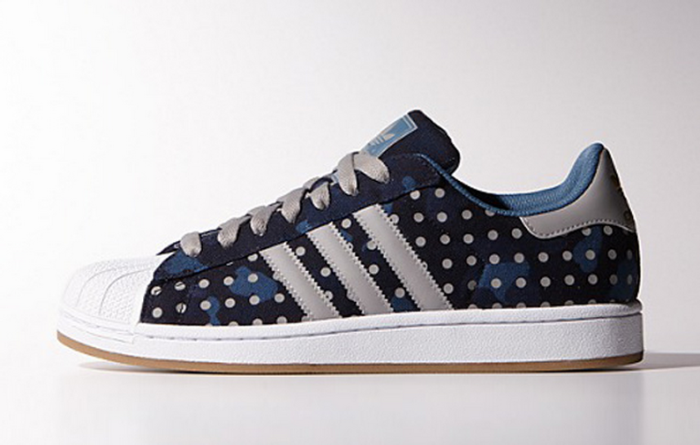 Adidas superstar blue dots deals