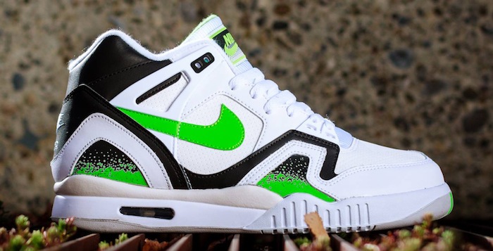 nike-air-tech-challenge-ii-white-poison-green-black-ash-grey-01