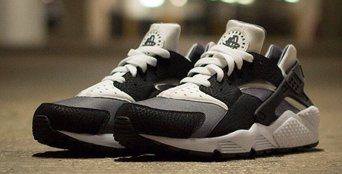 nike air huarache grey and white