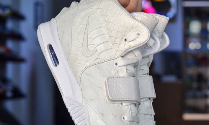 nike air yeezy 2 white