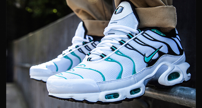 nike-air-max-plus-tiffany