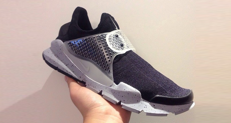 Fragment Design x Nike Sock Dart Oreo Sample