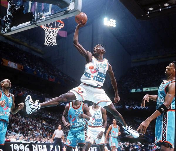 Shawn Kemp does "Jumpman" pose in 1996 NBA All-Star Game