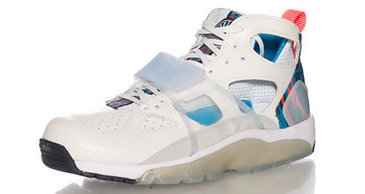 Nike Air Trainer Huarache Super Bowl Available Now