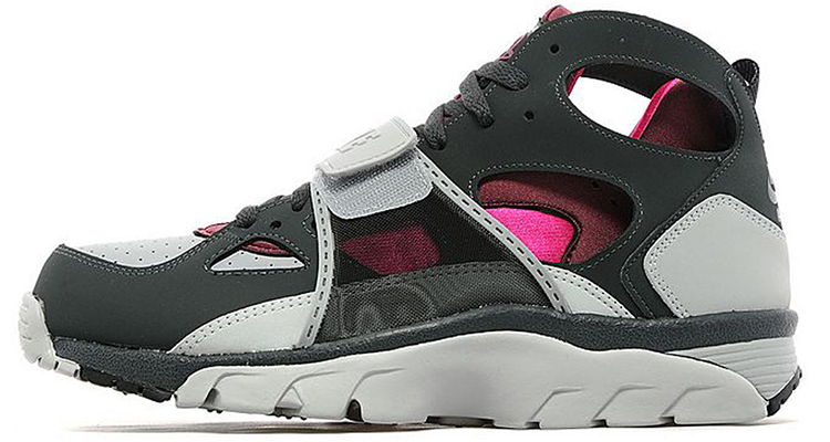 burgundy and black huaraches