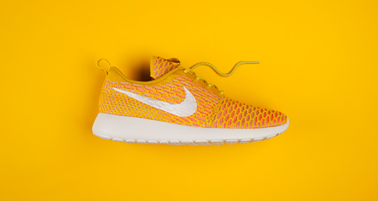 nike roshe run yellow