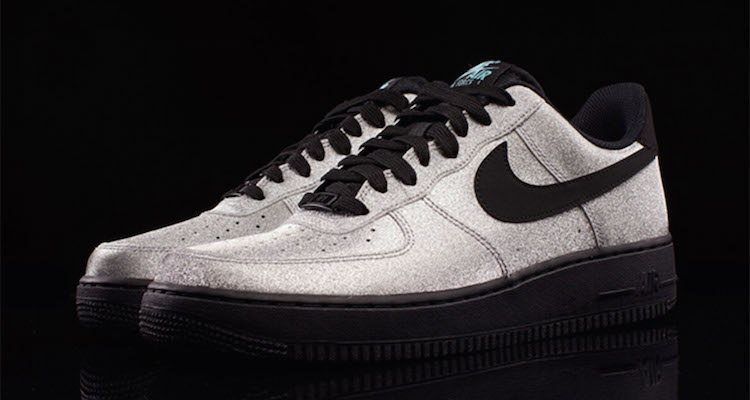 nike air force silver logo
