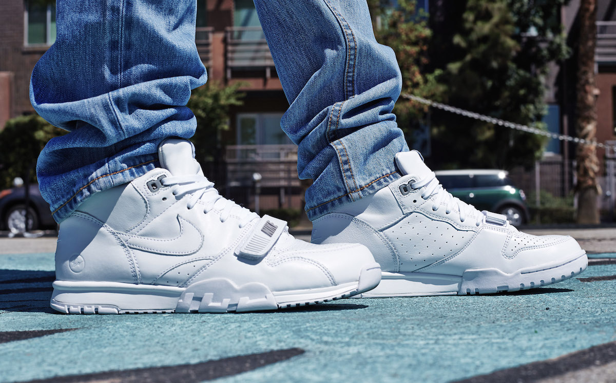 nike fragment air trainer