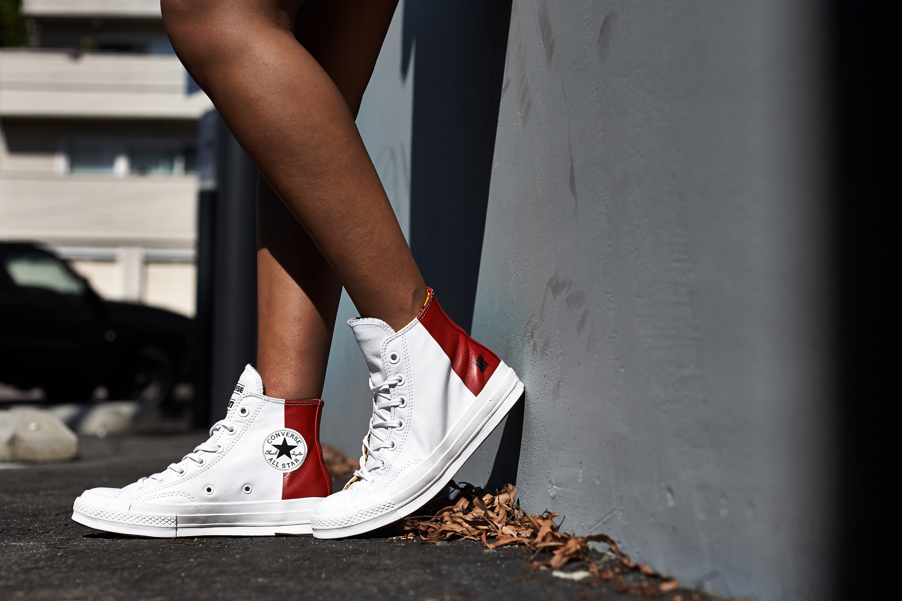 converse chuck taylor white on feet