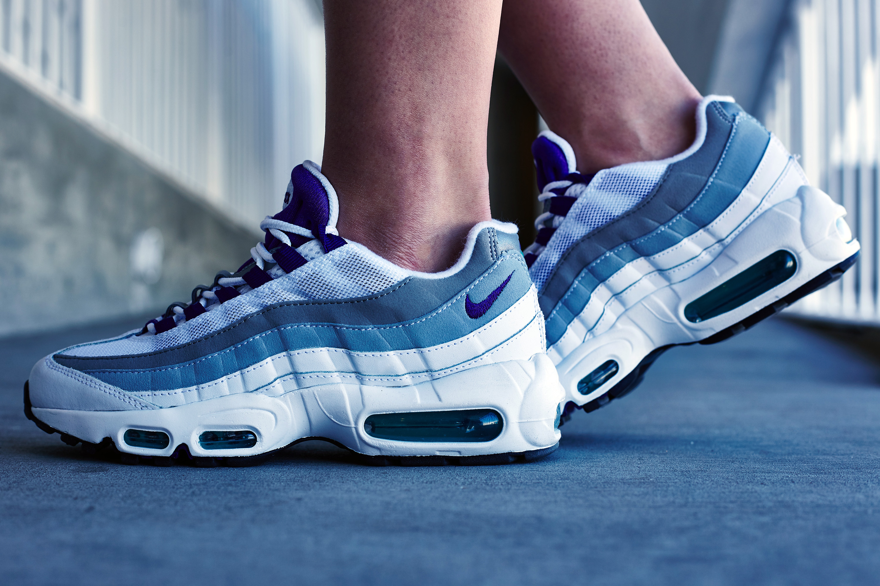 nike air max modern essential on feet